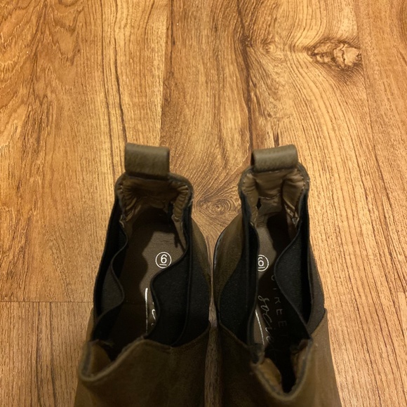 Taupe Chelsea Boots/Booties (Streetwear Society) Size 6 - Picture 5 of 6